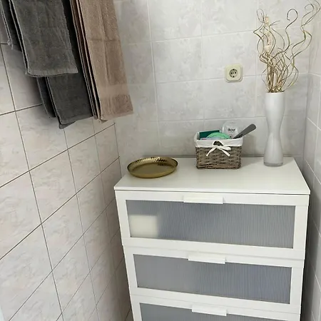 Marija Mit Pool Vilanija