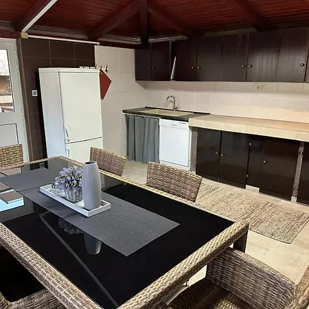 Marija Mit Pool Vilanija