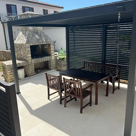 Marija Mit Pool * Vilanija