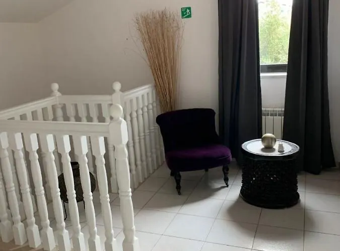 Marija Mit Pool Holiday home Vilanija