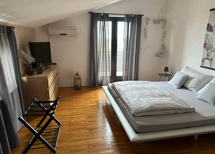 Marija Mit Pool Holiday home *