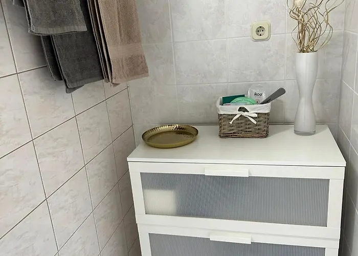 Marija Mit Pool Vilanija