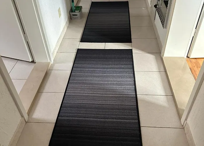 Marija Mit Pool * Vilanija